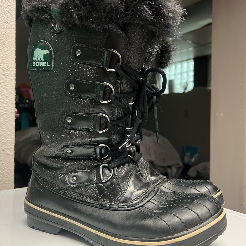 Sorel Black Fur-Lined Lace-Up Boots
